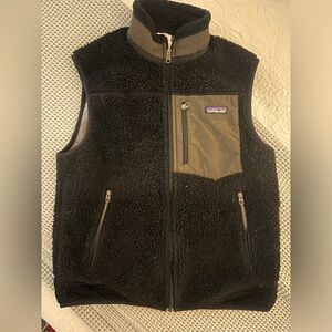 Patagonia Men’s RetroX black fleece vest